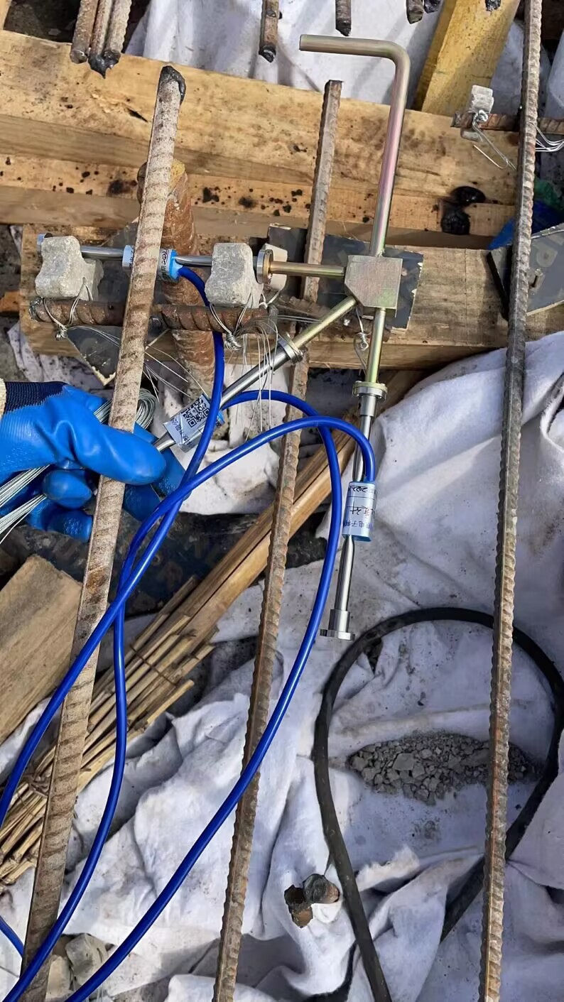 成都某工地三向应变计安装现场